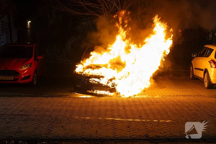 Brandweer ingezet voor autobrand