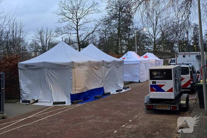 Bewoners halen spullen op na verwoestende explosie