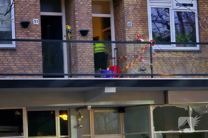 Bewoners halen spullen op na verwoestende explosie