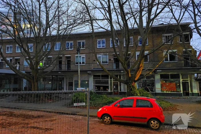 Bewoners halen spullen op na verwoestende explosie