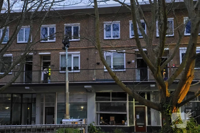 Bewoners halen spullen op na verwoestende explosie