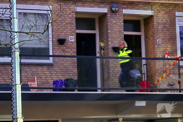 Bewoners halen spullen op na verwoestende explosie
