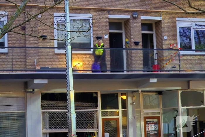 Bewoners halen spullen op na verwoestende explosie