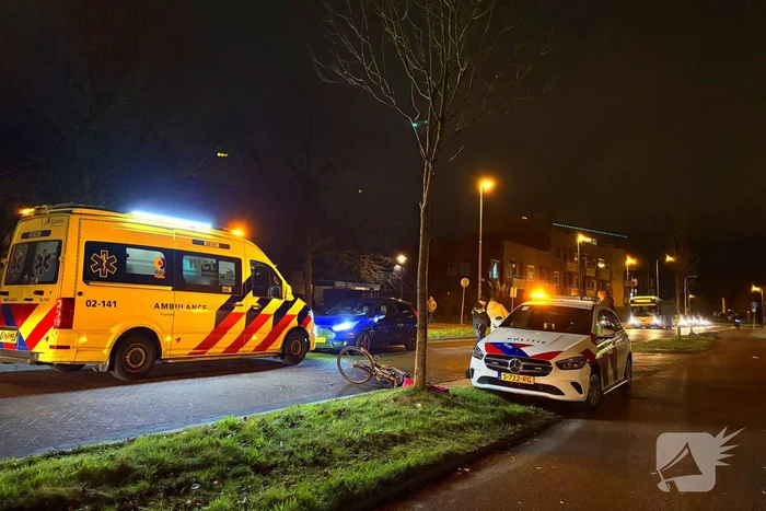 Fietser zwaargewond bij aanrijding met auto