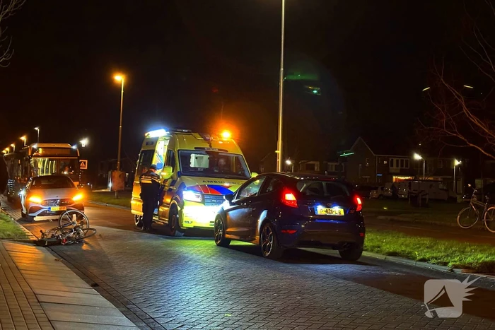 Fietser zwaargewond bij aanrijding met auto
