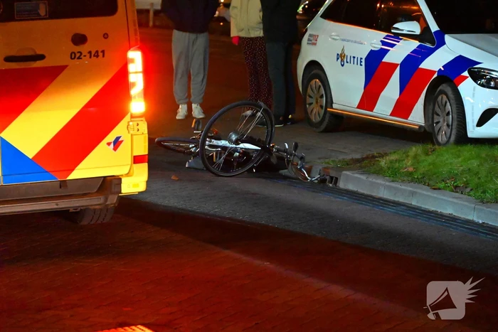 Fietser zwaargewond bij aanrijding met auto