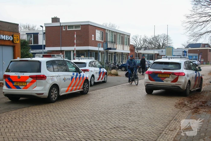 Gewonde na mishandeling valt ambulancemedewerkers aan
