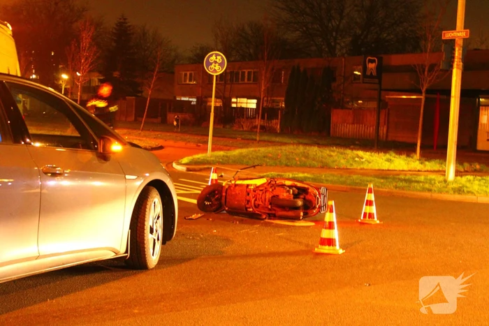 Scooterrijder gewond bij botsing met auto