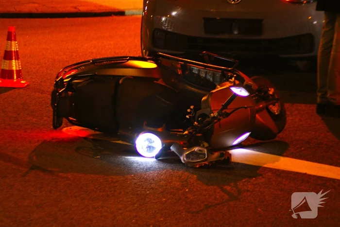 Scooterrijder gewond bij botsing met auto