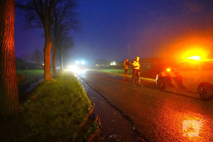 Automobiliste belandt in sloot tijdens keer actie