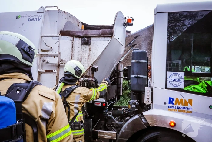 Brand in motor van vrachtwagen