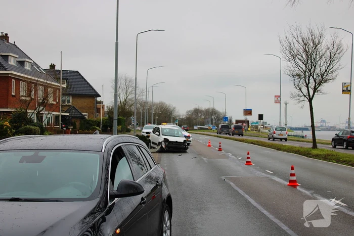 Schade na botsing personenauto's