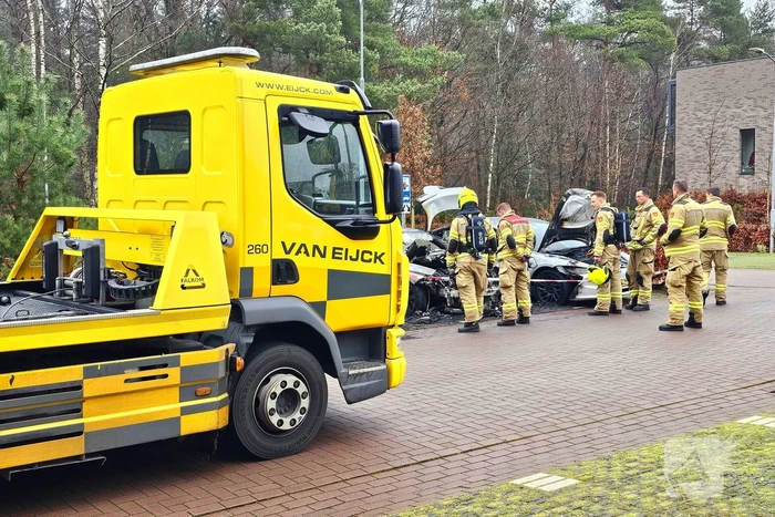 Nacontrole na brand elektrische auto's