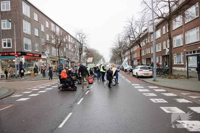 Kinderen vechten voor hun clubhuis met creatieve actie
