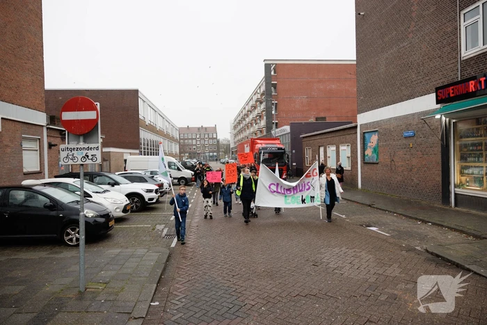 Kinderen vechten voor hun clubhuis met creatieve actie