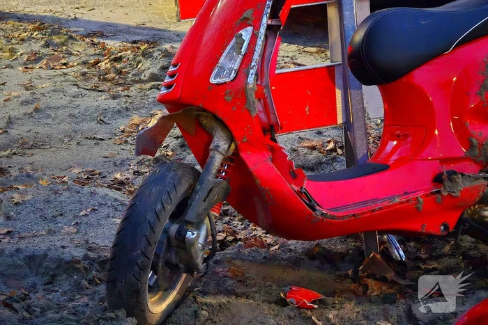 Scooter fors beschadigd na aanrijding