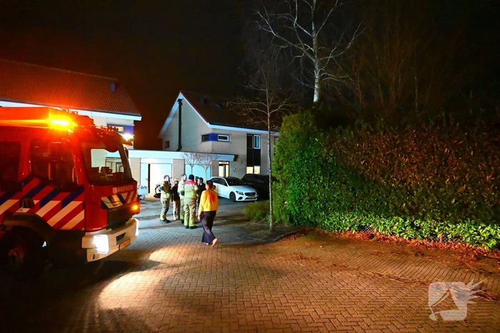 Bewoners blussen brand met tuinslang