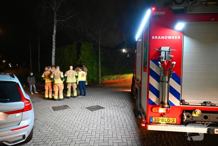 Bewoners blussen brand met tuinslang