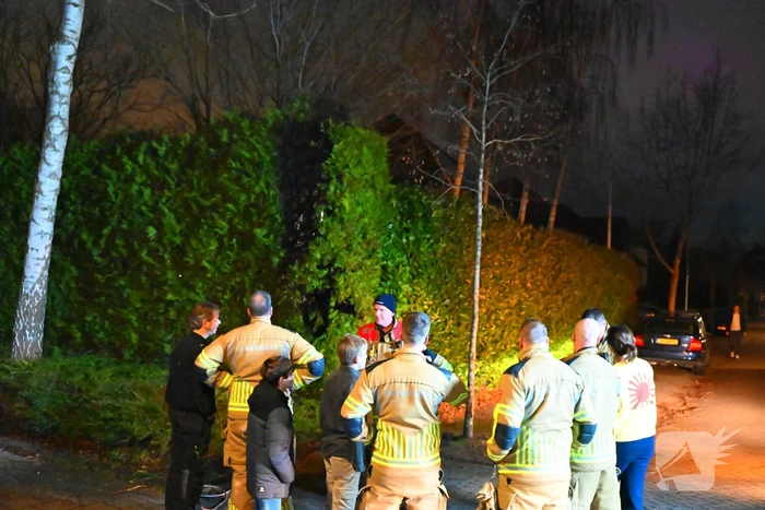 Bewoners blussen brand met tuinslang