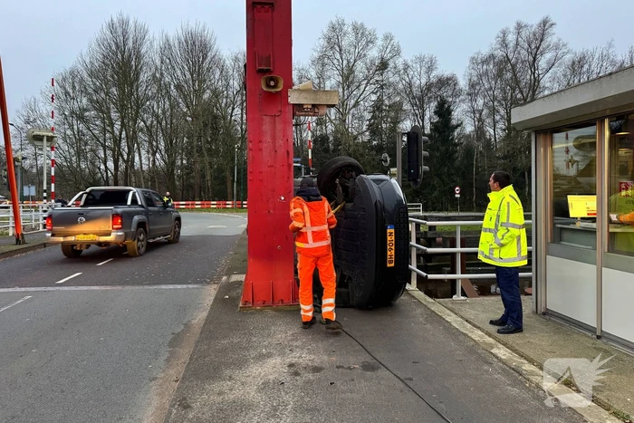 Paniekmanoeuvre leidt tot ongeval op ophaalbrug