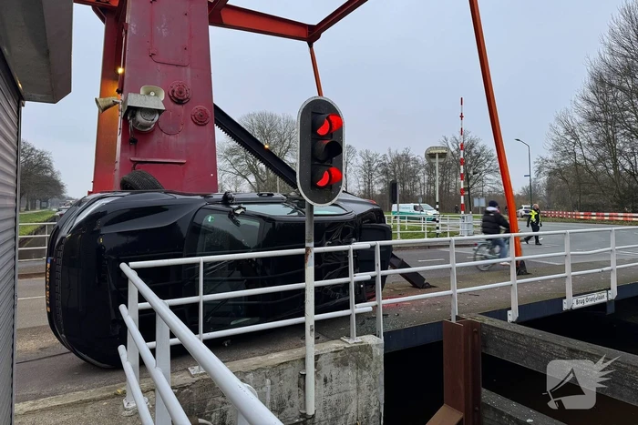 Paniekmanoeuvre leidt tot ongeval op ophaalbrug