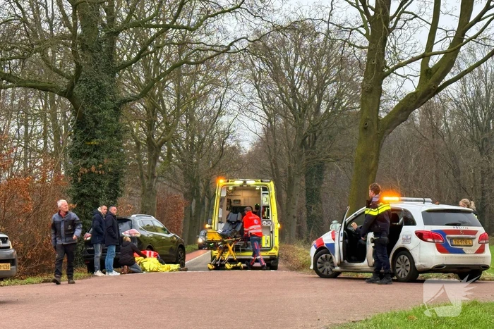 Fietser gewond bij botsing met auto