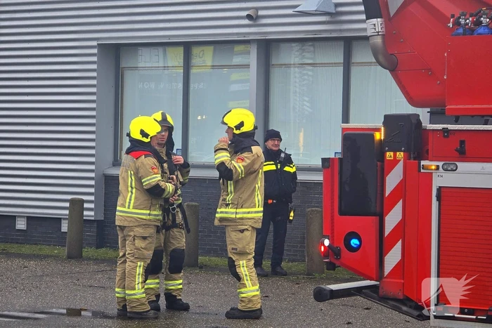 XL supermarkt ontruimd wegens brandgeur