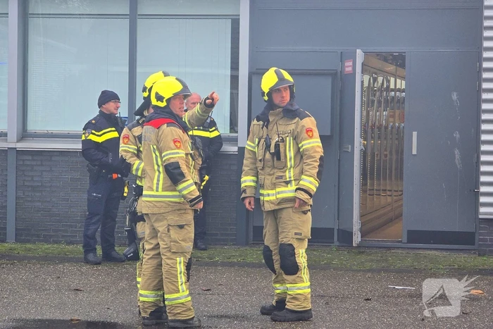 XL supermarkt ontruimd wegens brandgeur