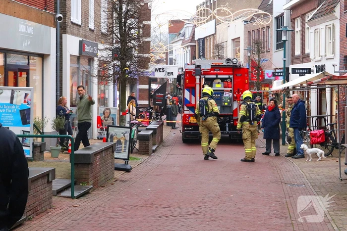 Drukke winkelstraat afgesloten wegens gaslucht