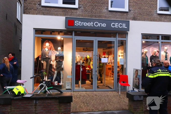 Drukke winkelstraat afgesloten wegens gaslucht