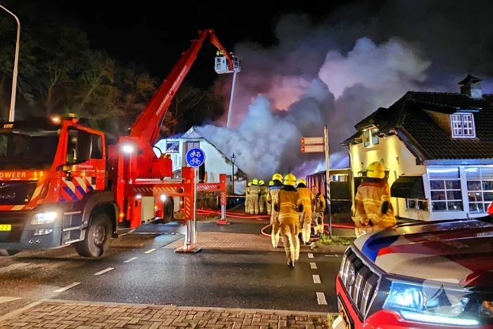 Uitslaande brand verwoest pannenkoekenrestaurant