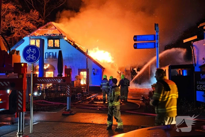Uitslaande brand verwoest pannenkoekenrestaurant