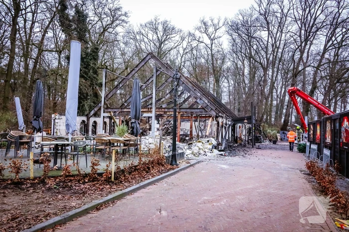 Pannenkoekenhuis compleet verwoest na enorme brand