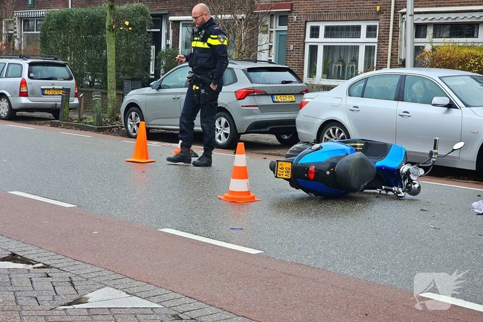 Scooterrijder geschept door automobilist