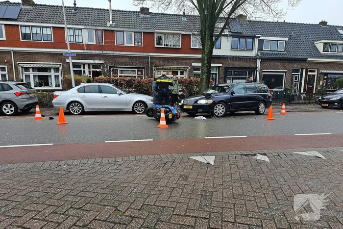 Scooterrijder geschept door automobilist