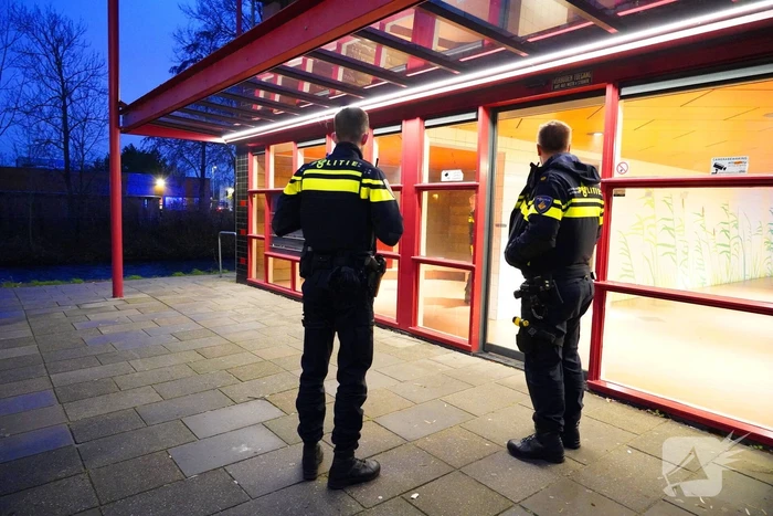 Vuurwerk zet portiek vol rook