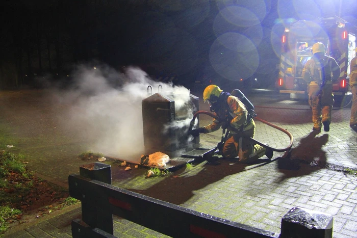 Brand in ondergrondse container gedoofd