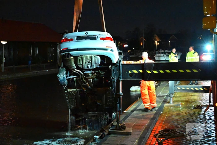 Twee personen uit water gered na ongeval