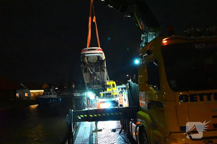 Twee personen uit water gered na ongeval