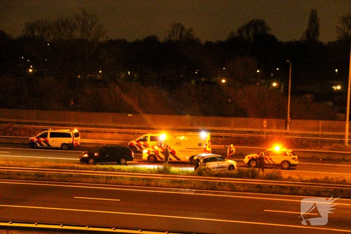 Auto zwaar beschadigd na ongeval op snelweg