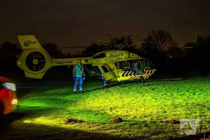 Ambulance helikopter vervoerd patiënt vanaf eilanden