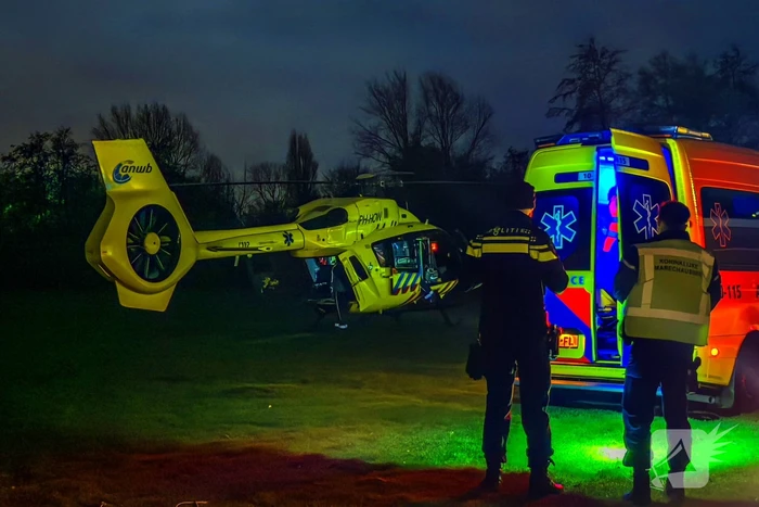 Ambulance helikopter vervoerd patiënt vanaf eilanden