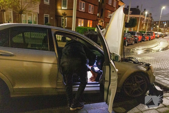 Eigenaar ziet auto in vlammen op gaan