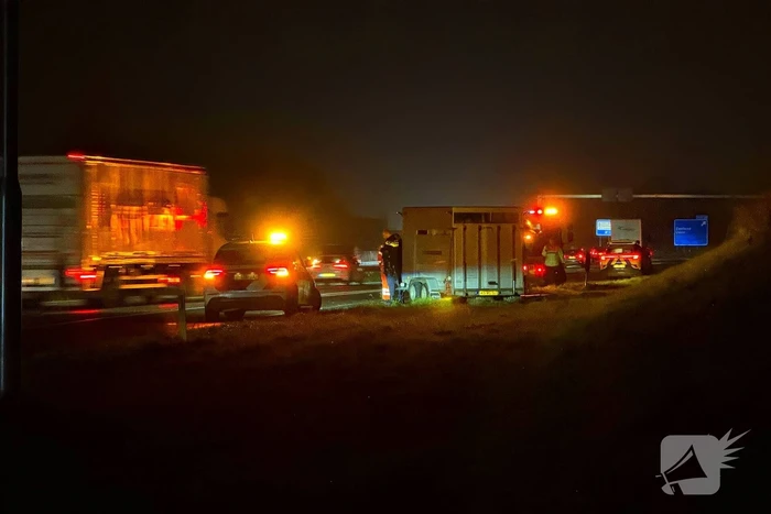 Eenzijdig ongeval op snelweg bij afslag Volkel veroorzaakt verkeershinder
