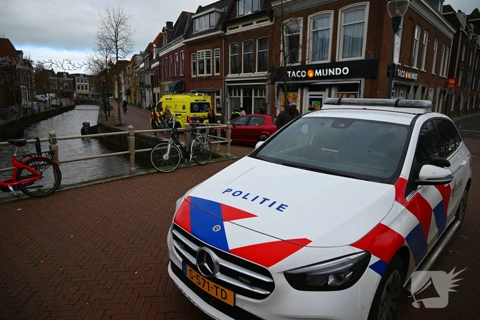 Fietsster belandt in gracht