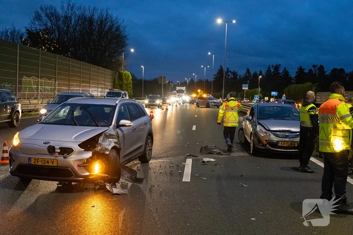 Drie voertuigen betrokken bij ongeval op snelweg
