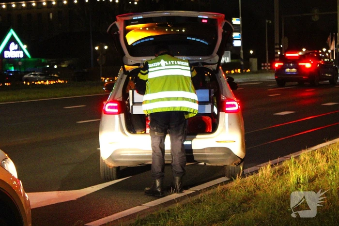 Auto's komen in botsing op N201