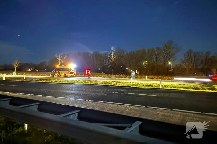 Auto belandt in greppel