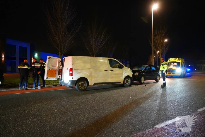 Bestuurder aangehouden na frontale aanrijding
