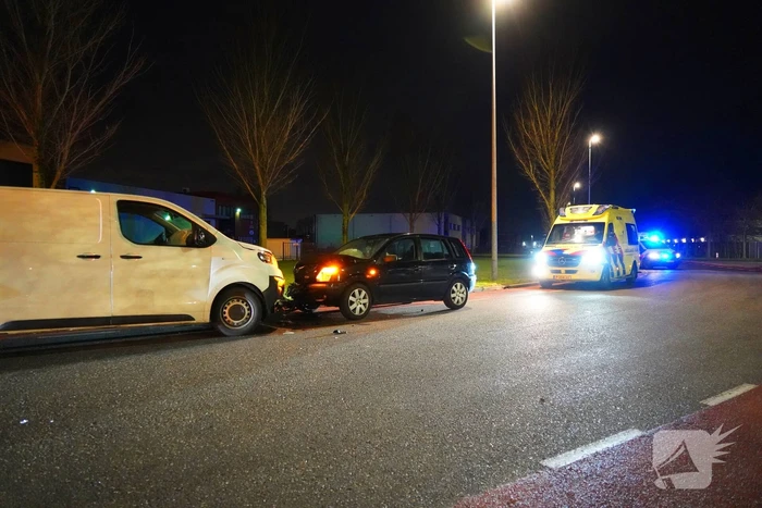 Bestuurder aangehouden na frontale aanrijding